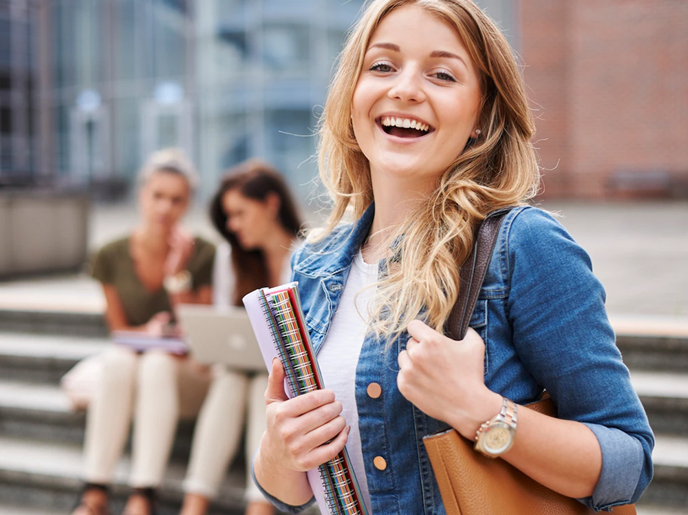 https://piucollege.edu.mm/wp-content/uploads/2023/03/protfolio-img05.jpg
