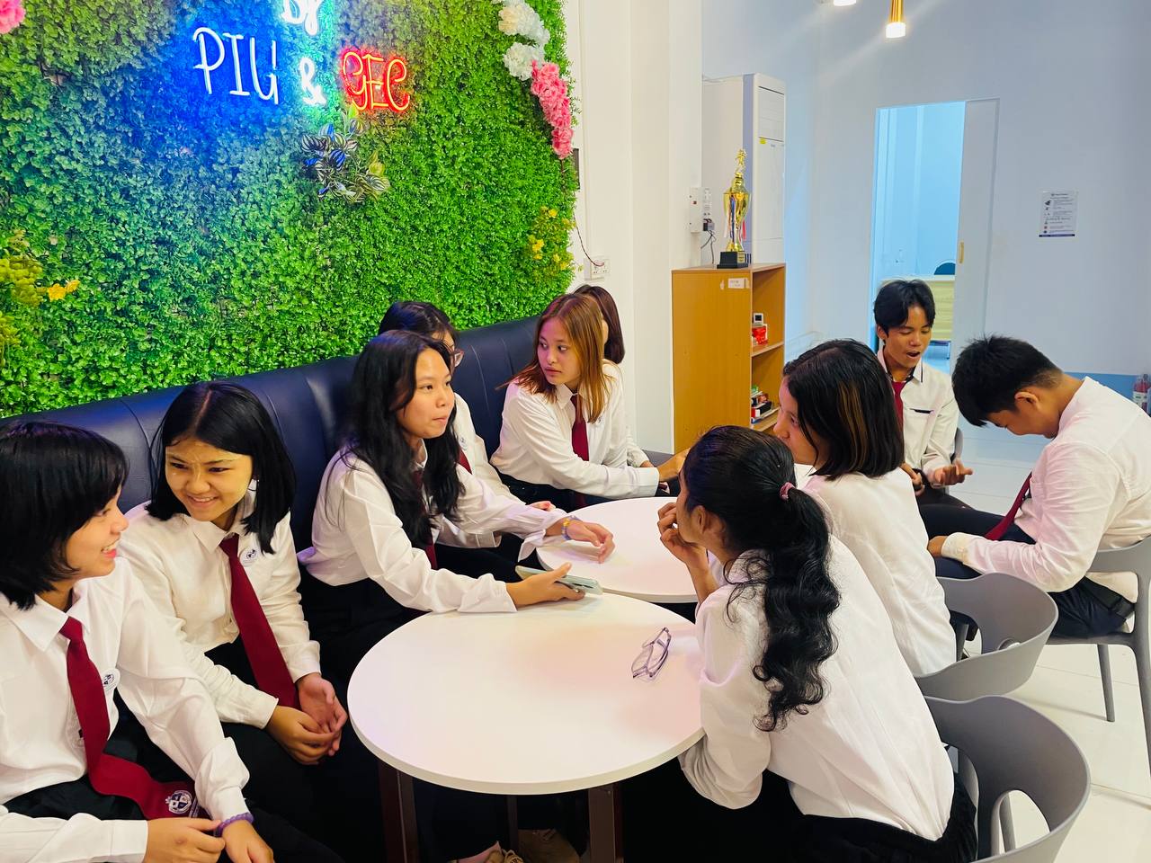 https://piucollege.edu.mm/wp-content/uploads/2023/12/photo_2023-10-23_13-56-36.jpg